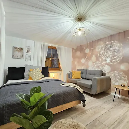 Apartment Am See, Ferienhaus, 7 Schlafzimmer, Waschmaschine, Businesswohnung *