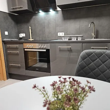 Apartment Am See, Ferienhaus, 7 Schlafzimmer, Waschmaschine, Businesswohnung