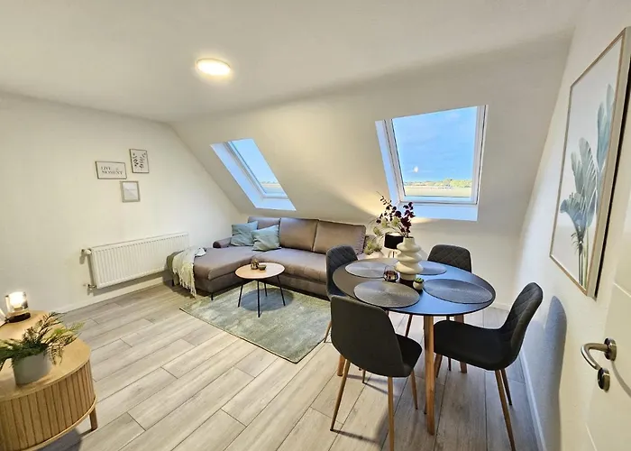 Am See, Ferienhaus, 7 Schlafzimmer, Waschmaschine, Businesswohnung Apartman *