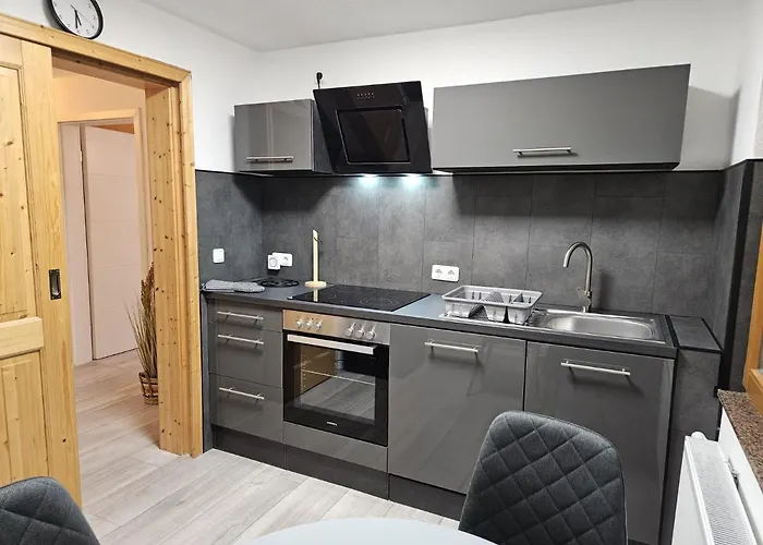 Apartmán Am See, Ferienhaus, 7 Schlafzimmer, Waschmaschine, Businesswohnung *